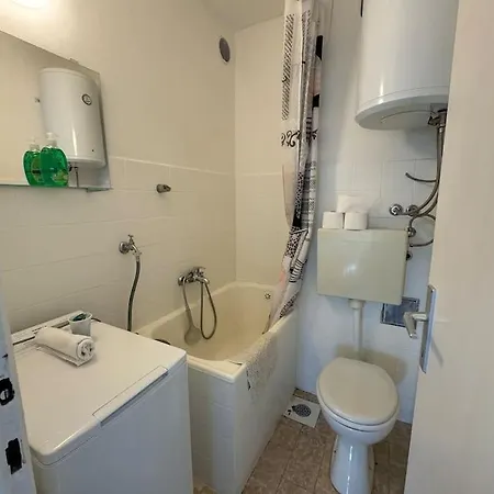 One Bedroom With Balcony * Split