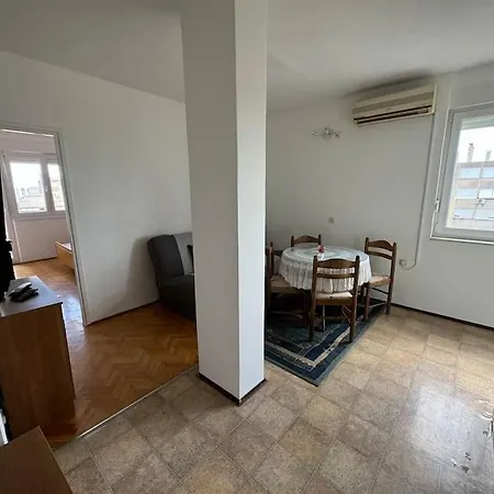 Apartment One Bedroom With Balcony *
