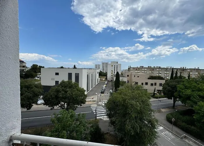 One Bedroom With Balcony *