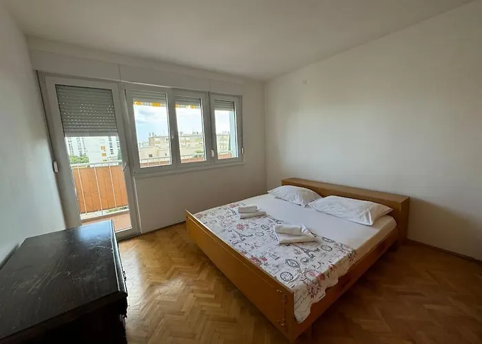 Apartment One Bedroom With Balcony Split