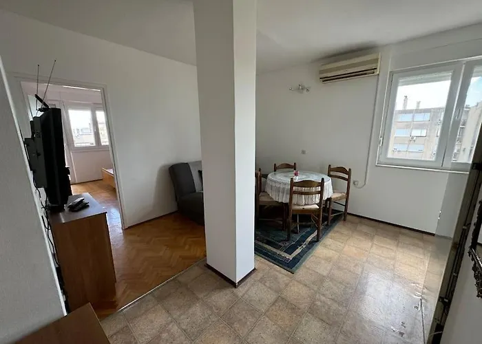Apartment One Bedroom With Balcony *